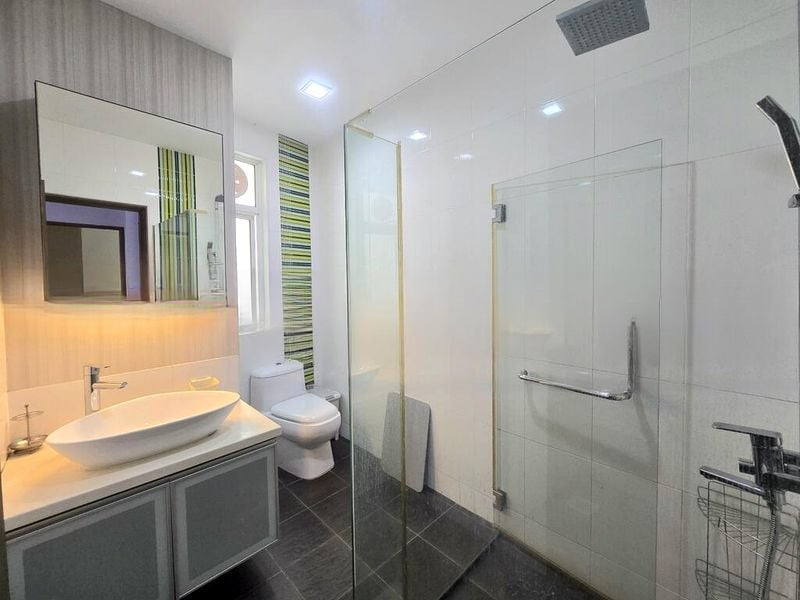 LAKEPOINT CONDOMINIUM 5