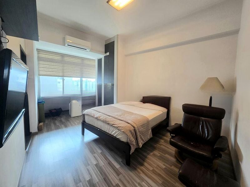 LAKEPOINT CONDOMINIUM 8