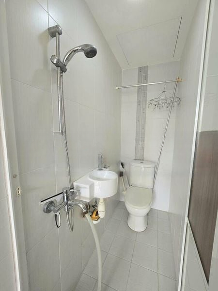 LAKEPOINT CONDOMINIUM 9