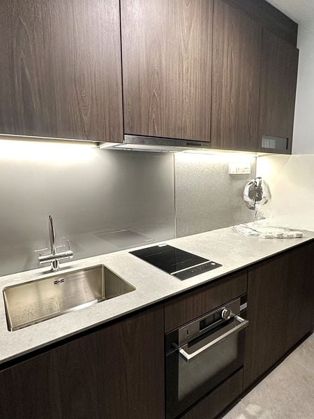 MIDTOWN MODERN 4