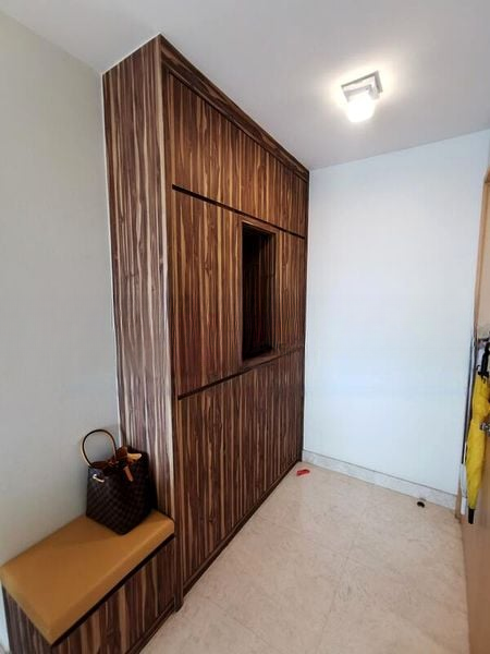 EIGHT RIVERSUITES 12