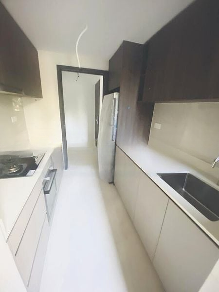 RIVERFRONT RESIDENCES 9