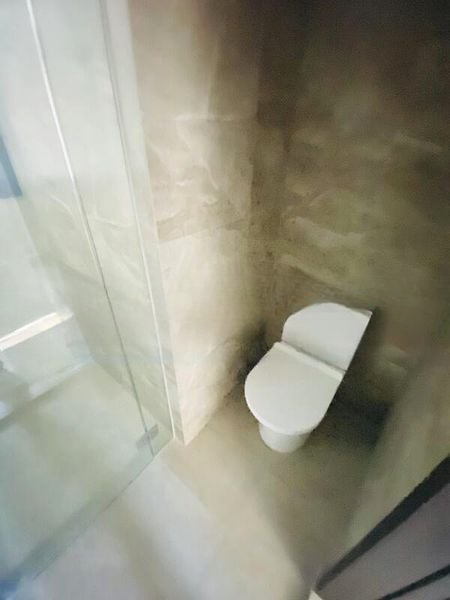 RIVERFRONT RESIDENCES 7