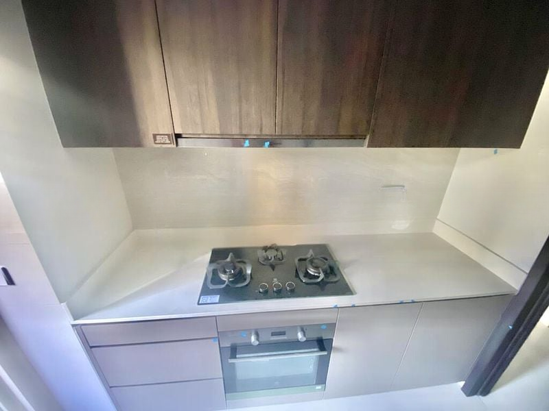 RIVERFRONT RESIDENCES 10