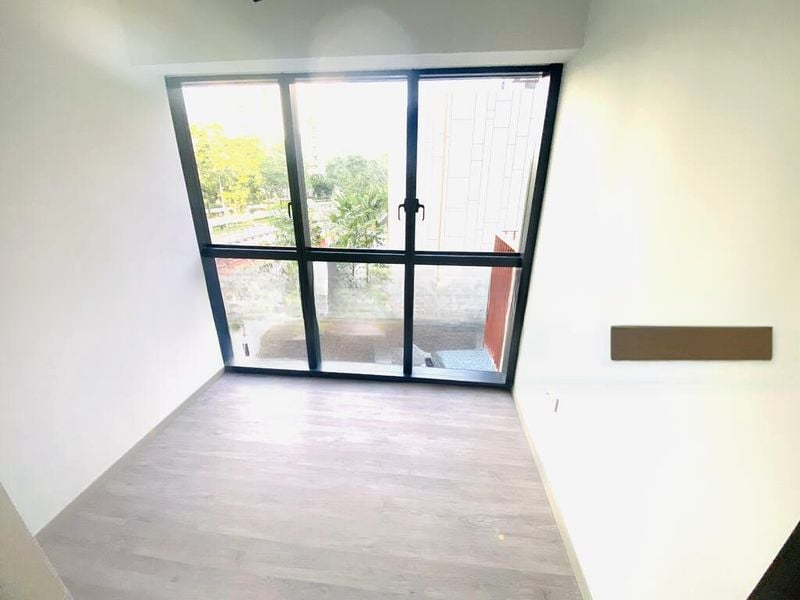 RIVERFRONT RESIDENCES 11