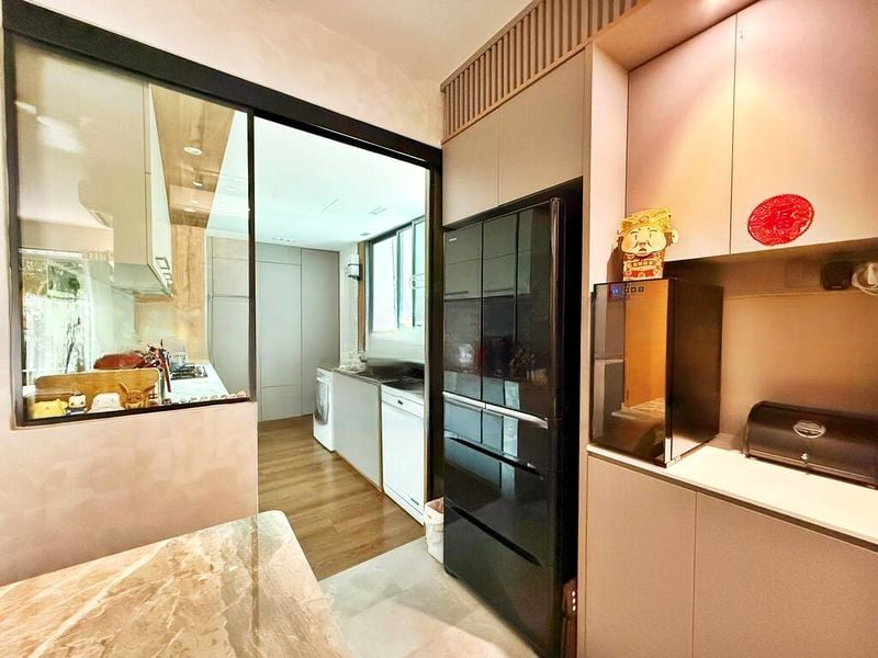 ESPARINA RESIDENCES 4