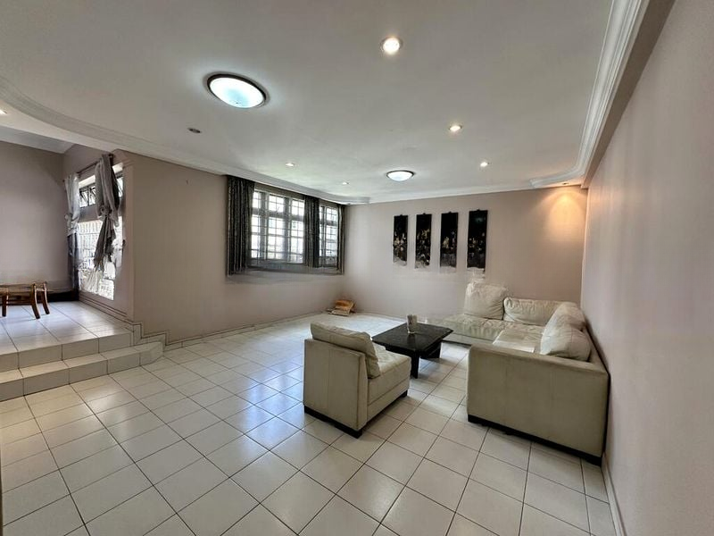 AZALEA PARK CONDOMINIUM 11