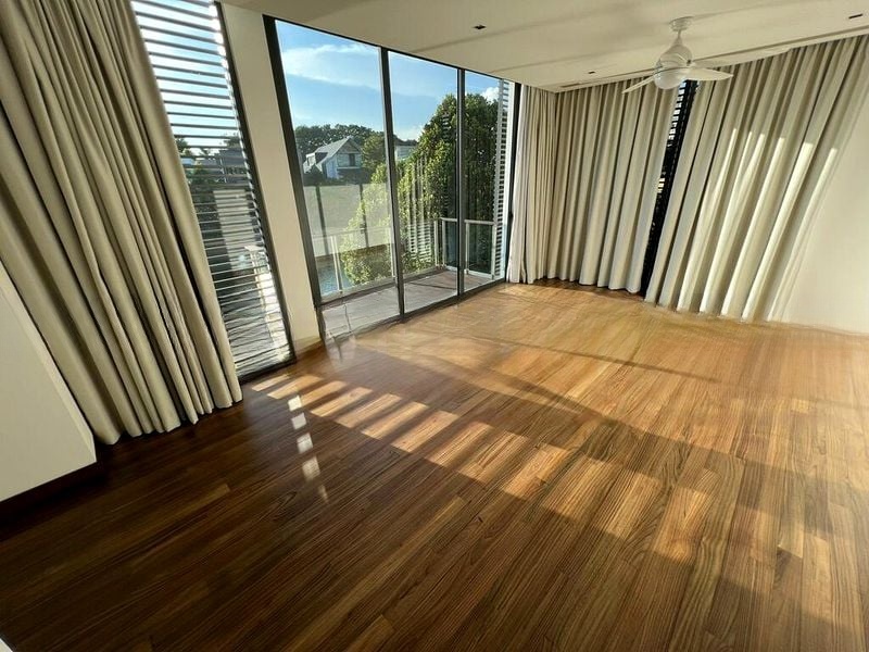 THE REEF AT KING'S DOCK 13