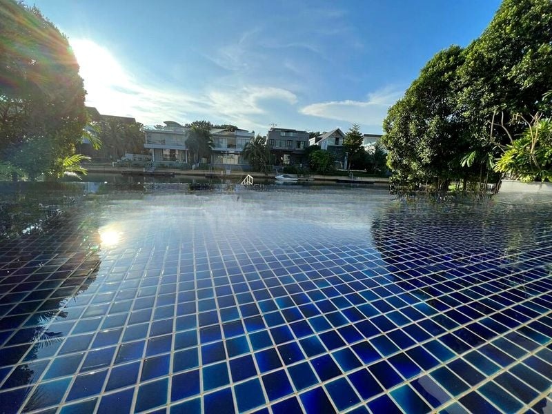 THE REEF AT KING'S DOCK 8