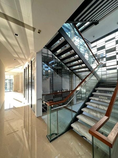 THE REEF AT KING'S DOCK 2