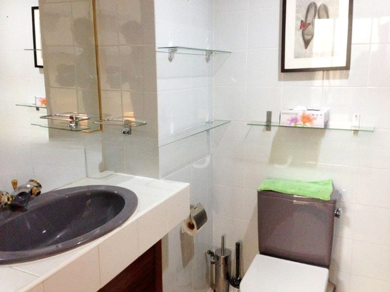 INTERNATIONAL PLAZA 13