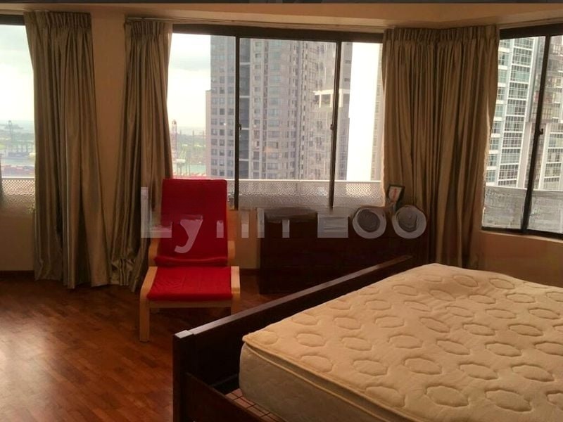 INTERNATIONAL PLAZA 4