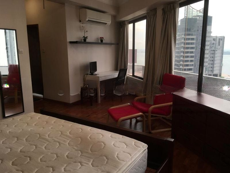 INTERNATIONAL PLAZA 14