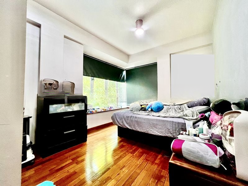 LEITH GROVE 11