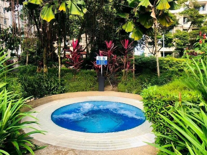 AQUARIUS BY THE PARK 4