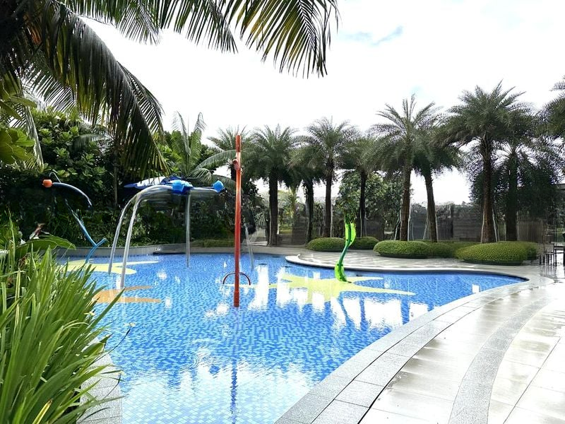 SEASIDE RESIDENCES 8