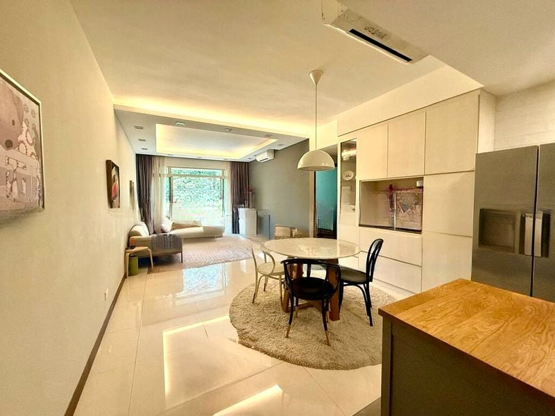 THE RAINTREE 5