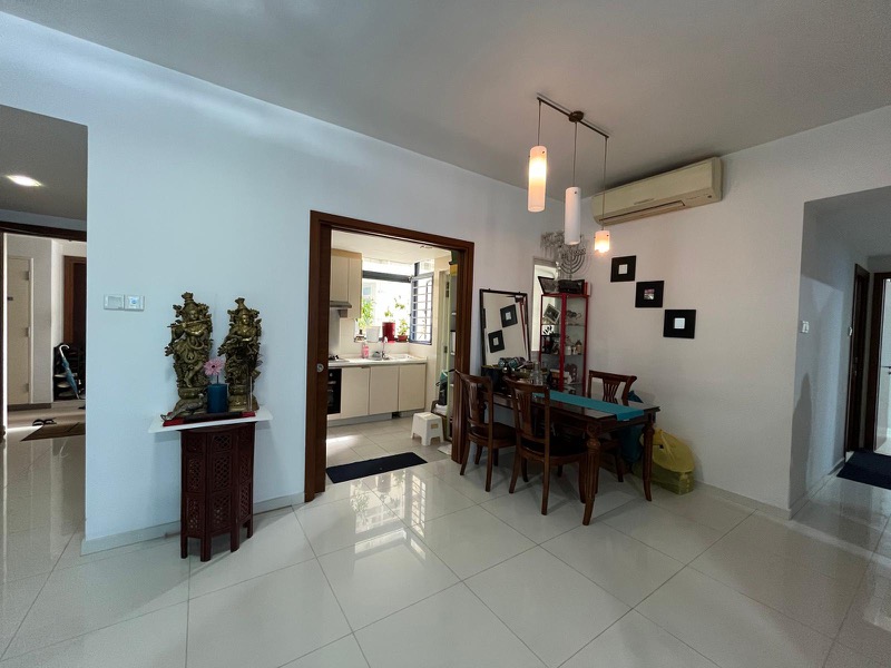 CITY SQUARE RESIDENCES 32