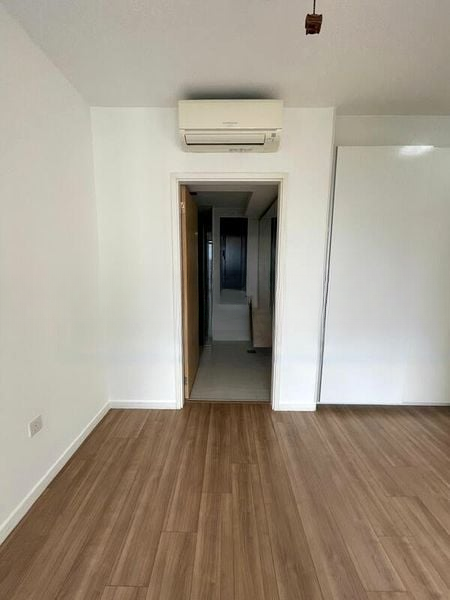 THE LAKEFRONT RESIDENCES 1