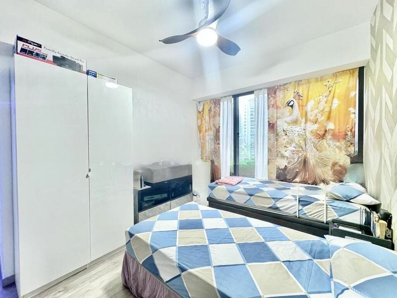 RIVERFRONT RESIDENCES 9