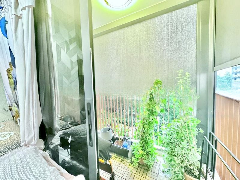 RIVERFRONT RESIDENCES 6