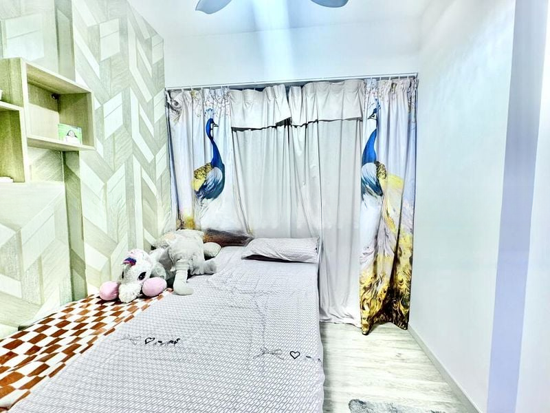 RIVERFRONT RESIDENCES 15