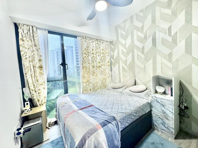 RIVERFRONT RESIDENCES 14