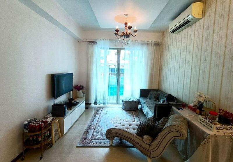 MERA EAST 8