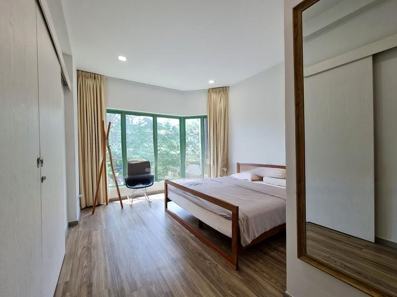 HILLVIEW PARK 11