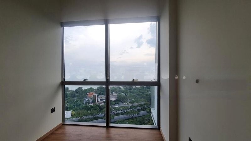 COASTLINE RESIDENCES 5