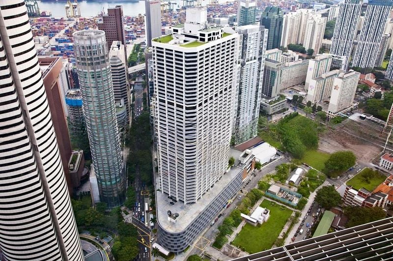 INTERNATIONAL PLAZA 7