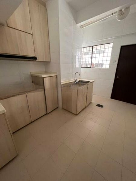 INTERNATIONAL PLAZA 4