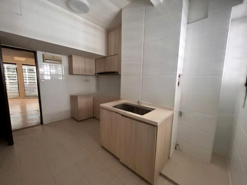 INTERNATIONAL PLAZA 5