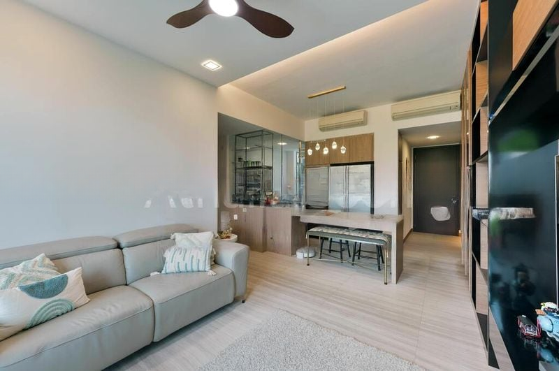 THE SEAWIND 10