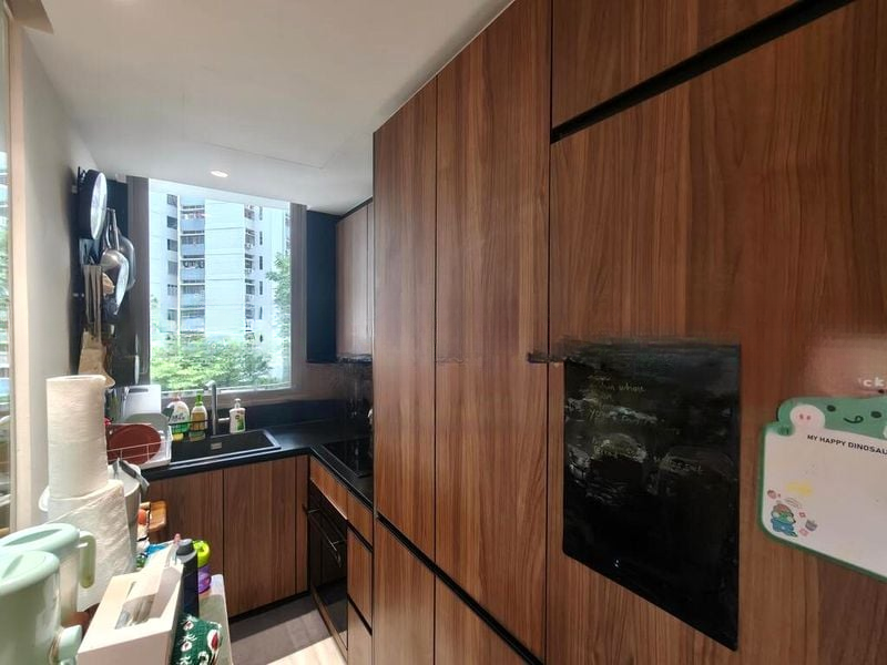 COASTLINE RESIDENCES 4