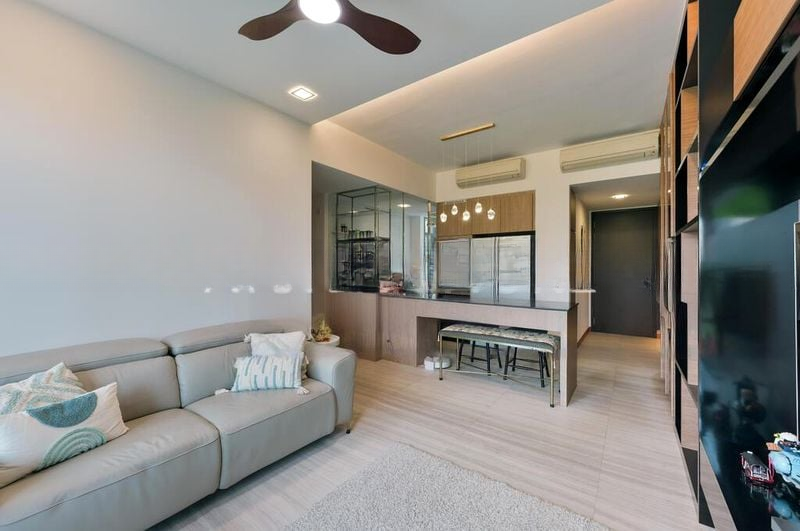 THE SEAWIND 10