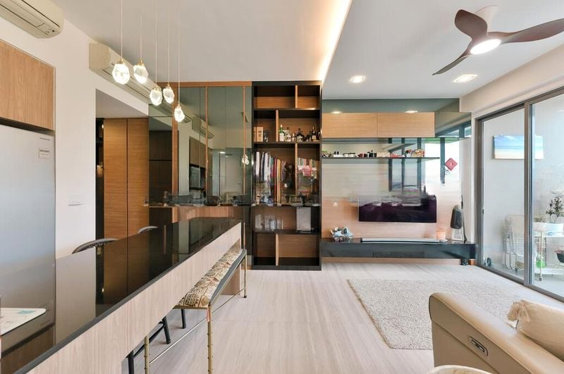 THE SEAWIND 8