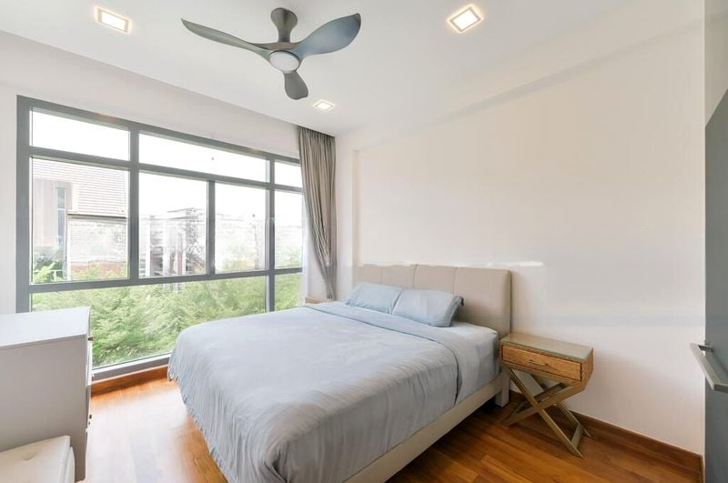 THE SEAWIND 6