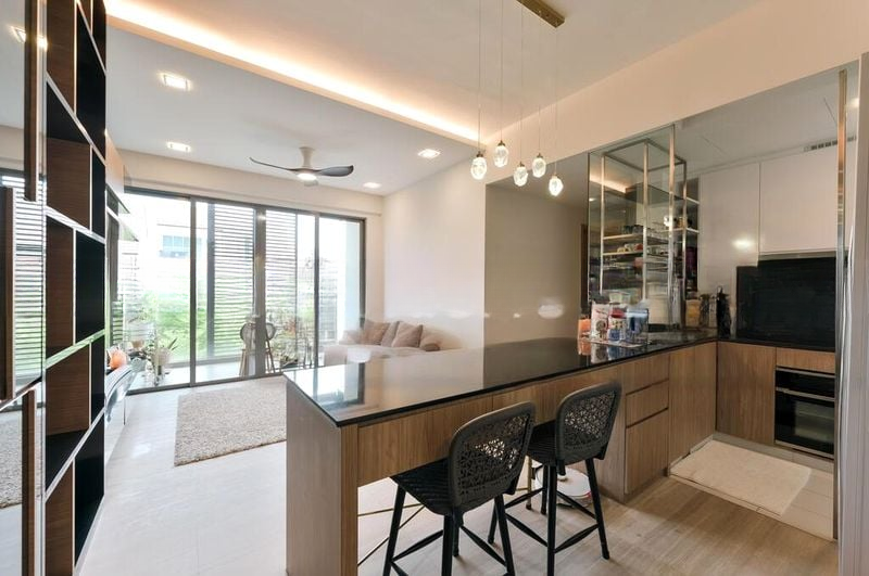 THE SEAWIND 9