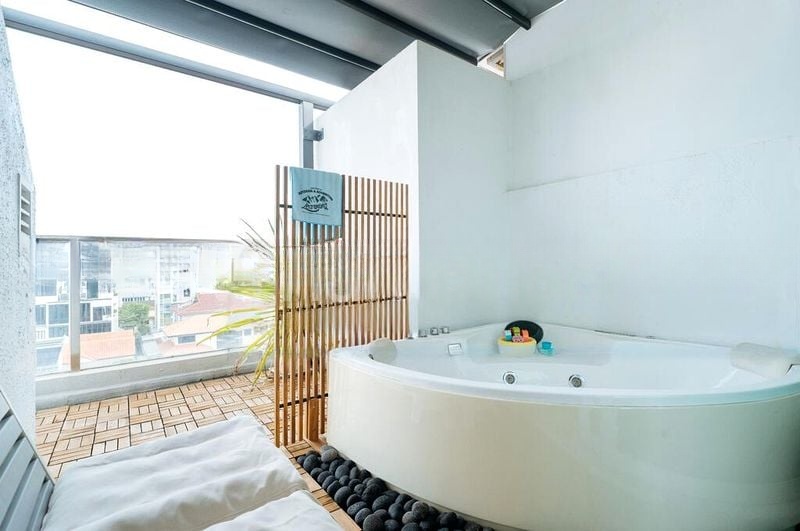 RESIDENCES @ JANSEN 7