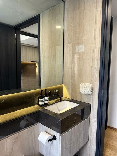THE HYDE 8