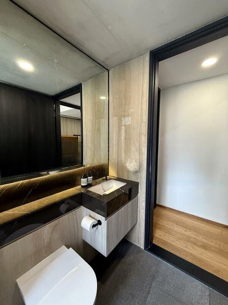 THE HYDE 9