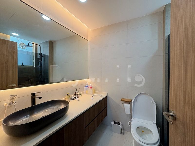 EMERALD EAST 7