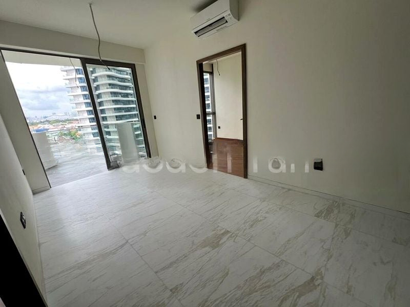 COASTLINE RESIDENCES 8