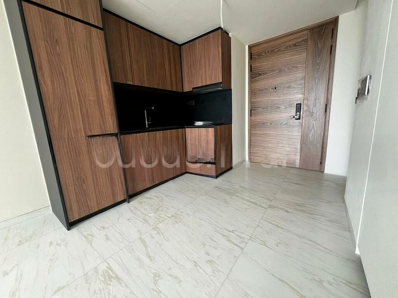 COASTLINE RESIDENCES 6