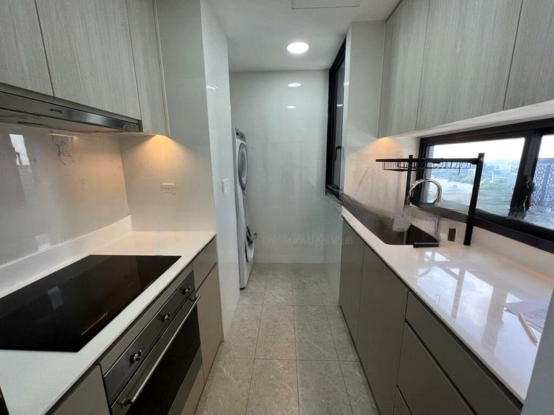 THE CLEMENT CANOPY 3