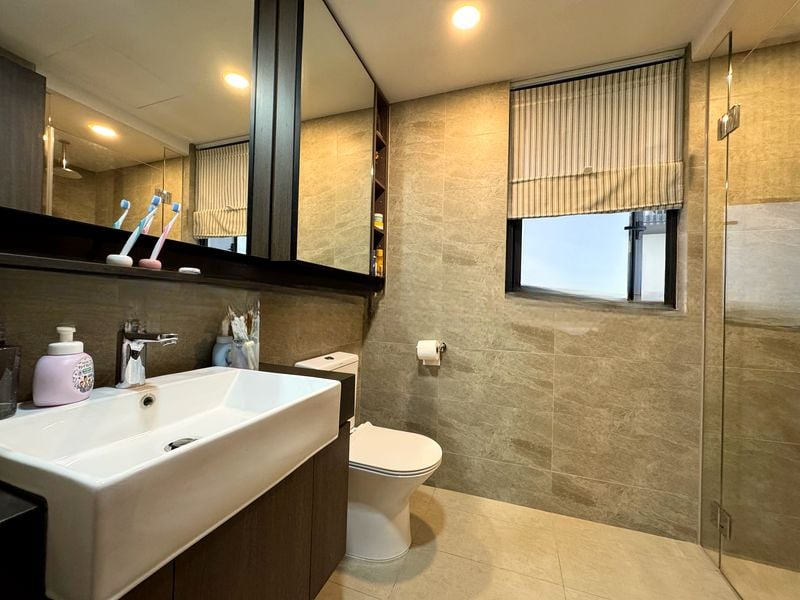 RIVERFRONT RESIDENCES 13