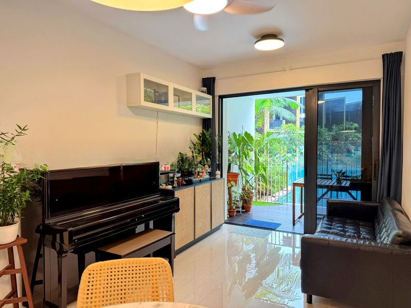 RIVERFRONT RESIDENCES 11