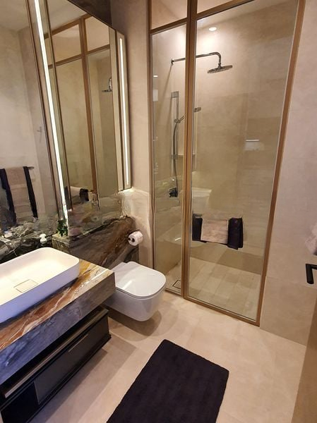 THE AVENIR 8