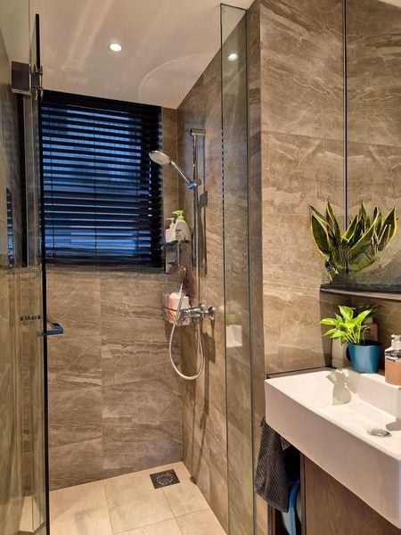 RIVERFRONT RESIDENCES 6